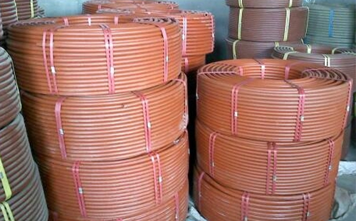 提升工程安全：聚乙烯(RPE)阻燃乌兰穿线管在现代建筑中的应用